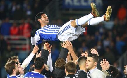 Carlos Vela anota en su despedida de la Real Sociedad 