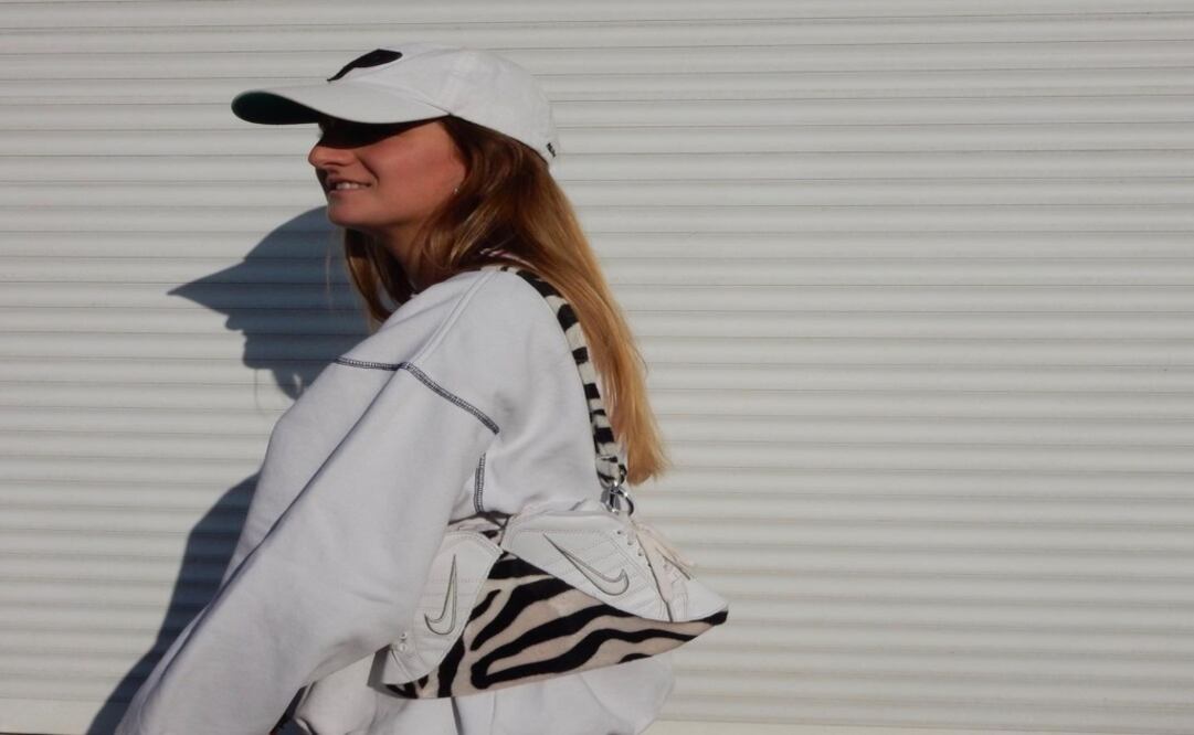 ¿Con qué te pondrías esta bolsa? / Foto: Instagram @sarahelisestudio