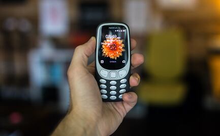 Recrean clásico juego de ‘La Viborita’ de los celulares en la vida real y son furor en la red