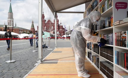 En plena cuarentena, realizan feria del libro en Moscú