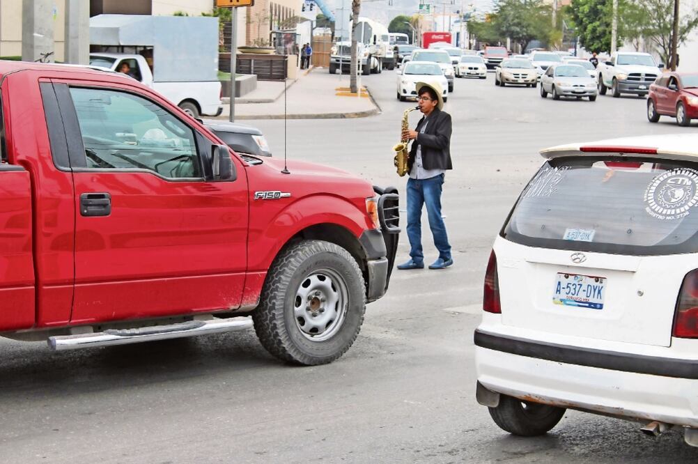 Para el melómano, la música es una forma de llegar a los corazones de las personas, de transportarlos a un momento bonito y a algún recuerdo (FOTOS: FRANCISCO RODRÍGUEZ. EL UNIVERSAL)