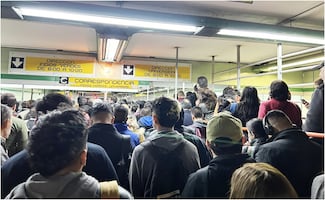 Retrasos y saturación en el Metro CDMX; usuarios denuncian lentitud y falta de trenes en varias líneas