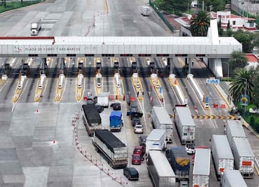 Más de 2 días varados: bloqueo en la México-Puebla deja atrapados a decenas de transportistas; FOTOS