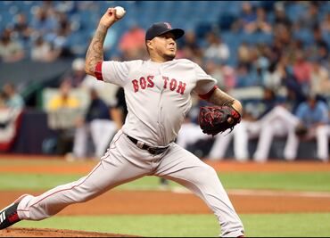 Velázquez, primer pitcher mexicano con triunfo esta campaña