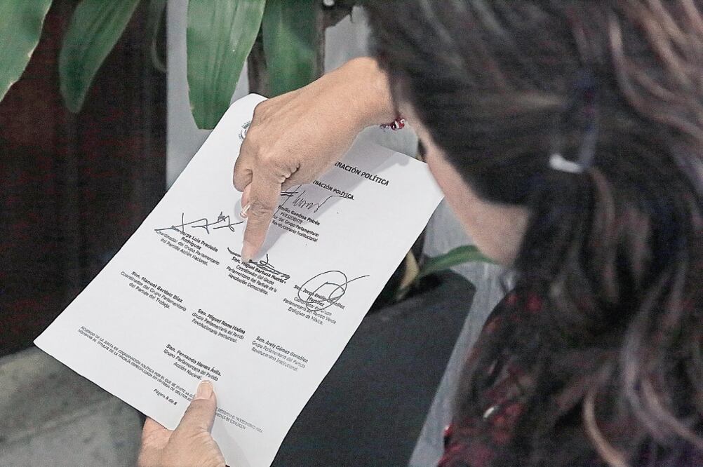 El ánalisis de las rúbricas permite conocer las características más íntimas de la gente, señaló Aída Ramírez del Prado, directora del Colegio Mexicano de Grafología (ALEJANDRA LEYVA. EL UNIVERSAL)