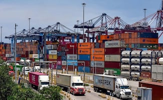 Gobierno federal va por embargar mercancía importada; aplica en aduanas cuando se declara un valor inferior al que corresponde