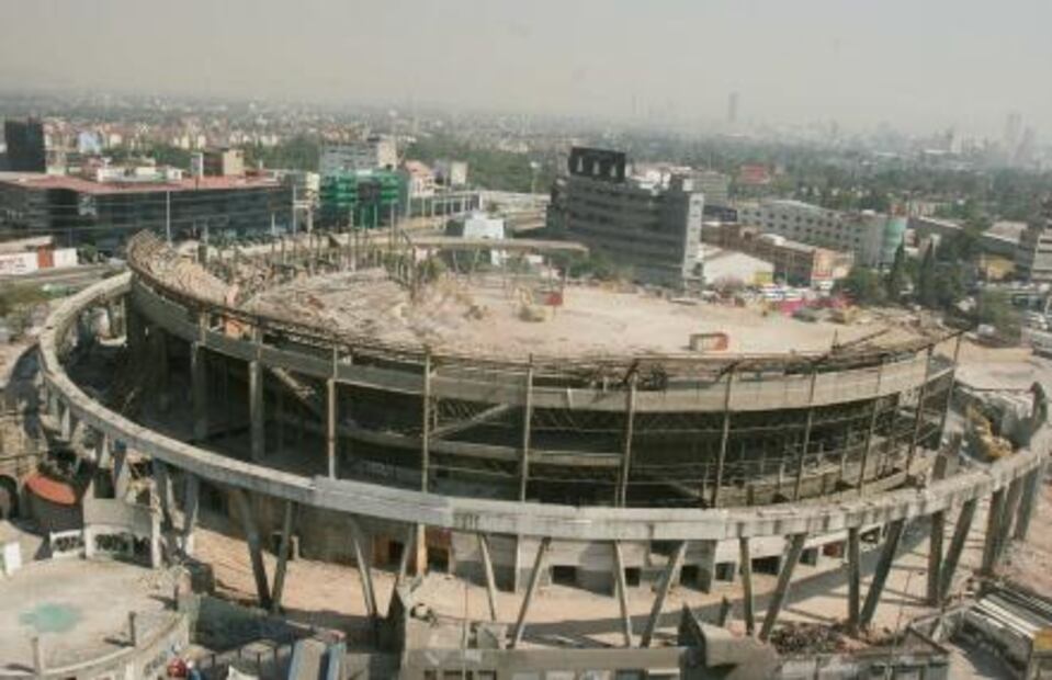 La estación que es conocida por el domo de una plaza de toros