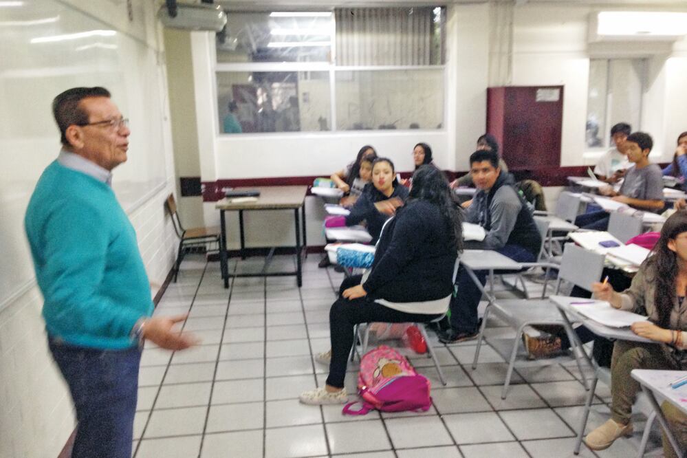 Luego de tres votaciones, estudiantes del CECyT número 5, ubicado en la Ciudadela, acordaron regresar a clases (ESPECIAL)