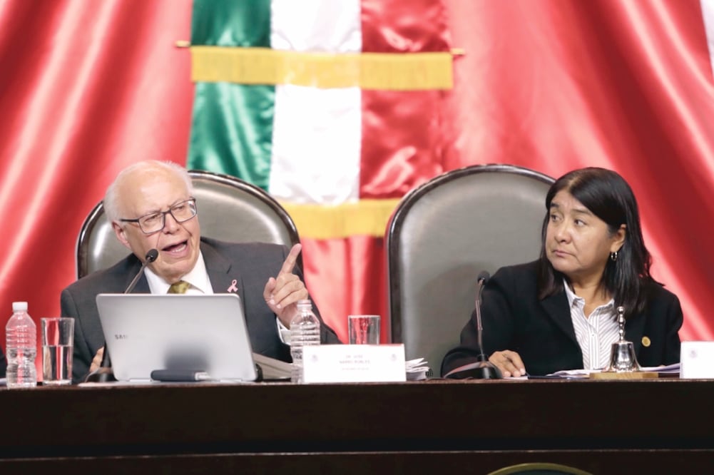 José Narro, titular de la Ssa, compareció ante la Comisión de Salud en la Cámara de Diputados, en la Glosa por el 6to. Informe de Gobierno y aclaró que dos gobernadores están procesados por uso ilegal recursos del Seguro Popular. (IVÁN STEPHENS. EL UNIVE)