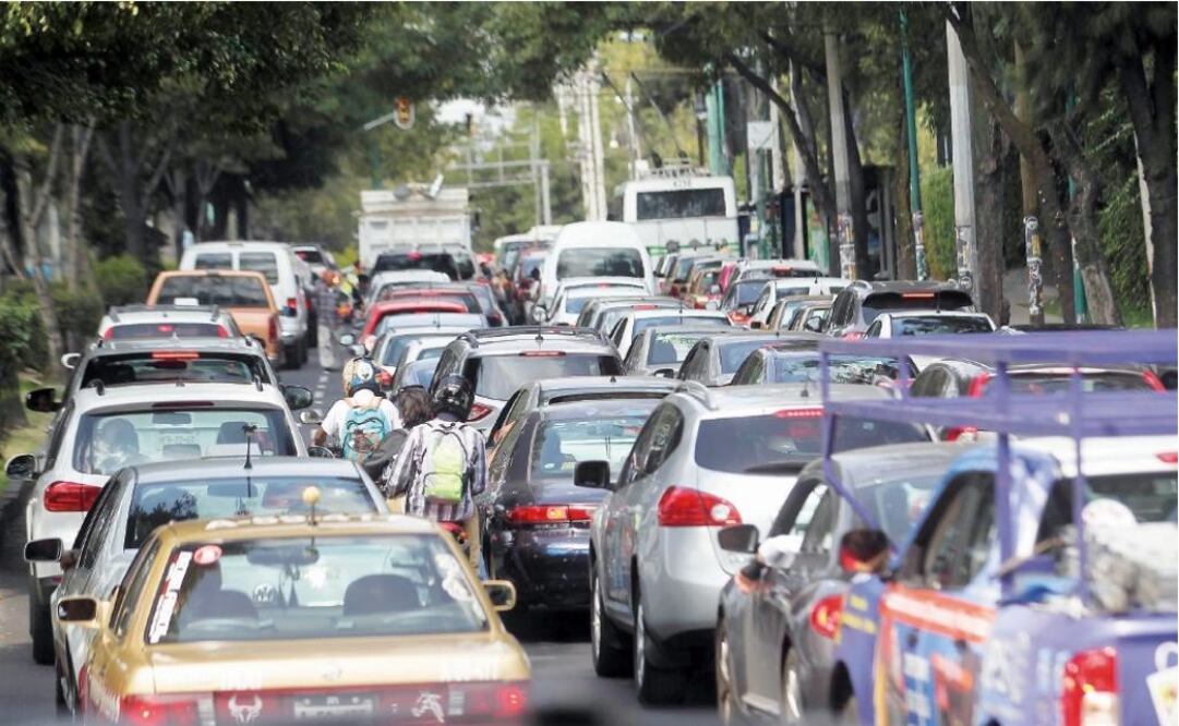 Fuera de circulación 40% de autos por contingencia ambiental