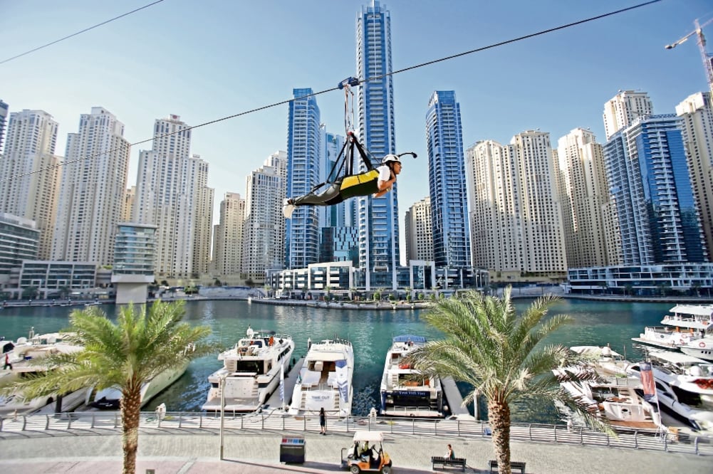 En el golfo Pérsico, el emirato árabe de Dubái, una de las ciudades más ricas del mundo, inauguró en 2004 un centro financiero internacional que facilitó las operaciones de lavado de dinero del crimen. Foto: KAMRAN JEBREILI. AP