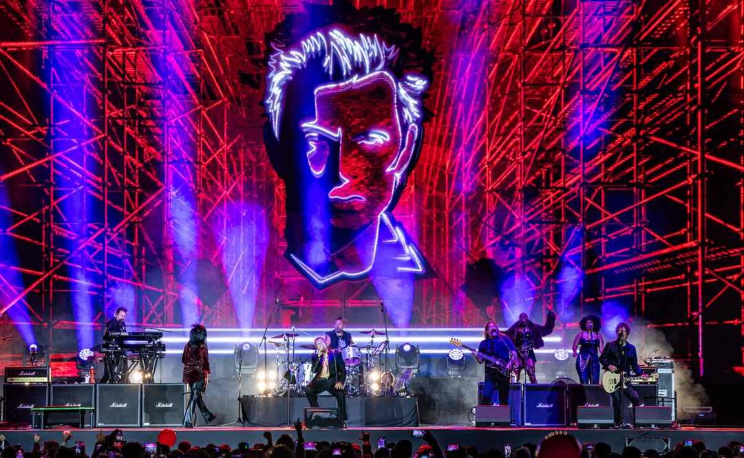 El cantante y músico inglés Billy Idol se presentó en el Estadio Alfredo Harp Helú. Foto: Ocesa