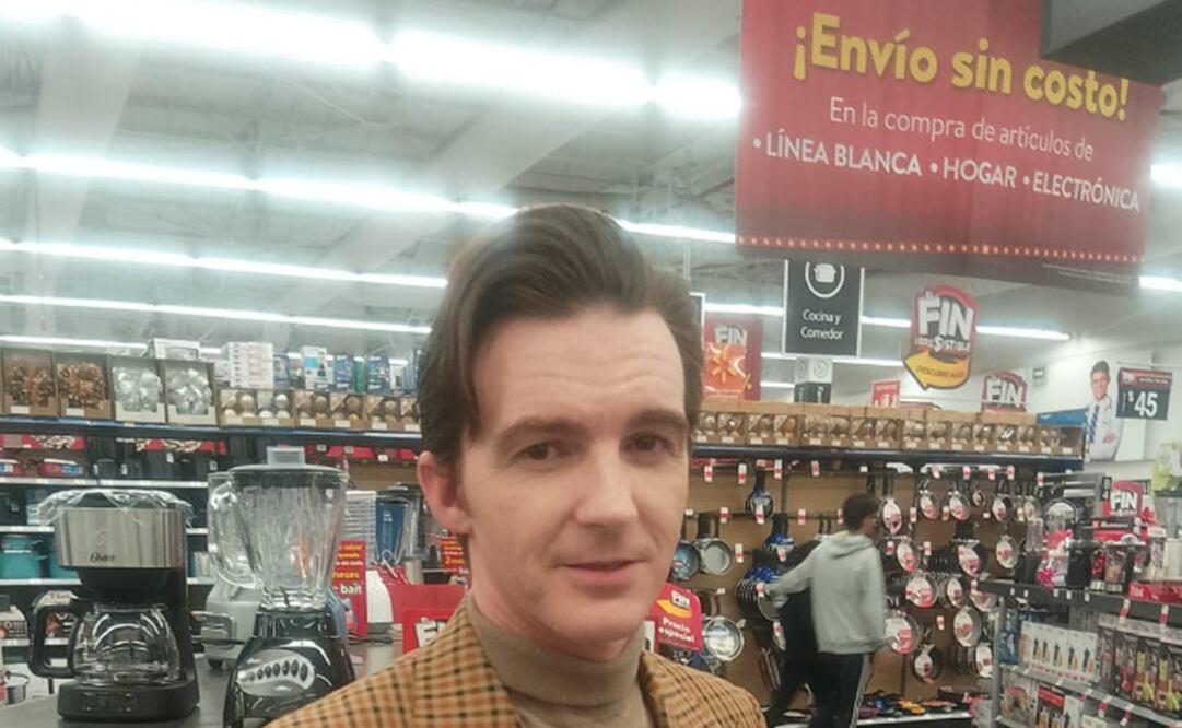 El actor Drake Bell captado en un supermercado. Foto: Facebook vía Nalle Rojas.