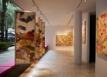 "Tejidos sin telar", la obra plástica de Daniel Goldin que exhibe en la Galería Banda Municipal