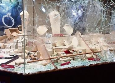 “Banda del mazo” ataca joyería en la Roma Sur