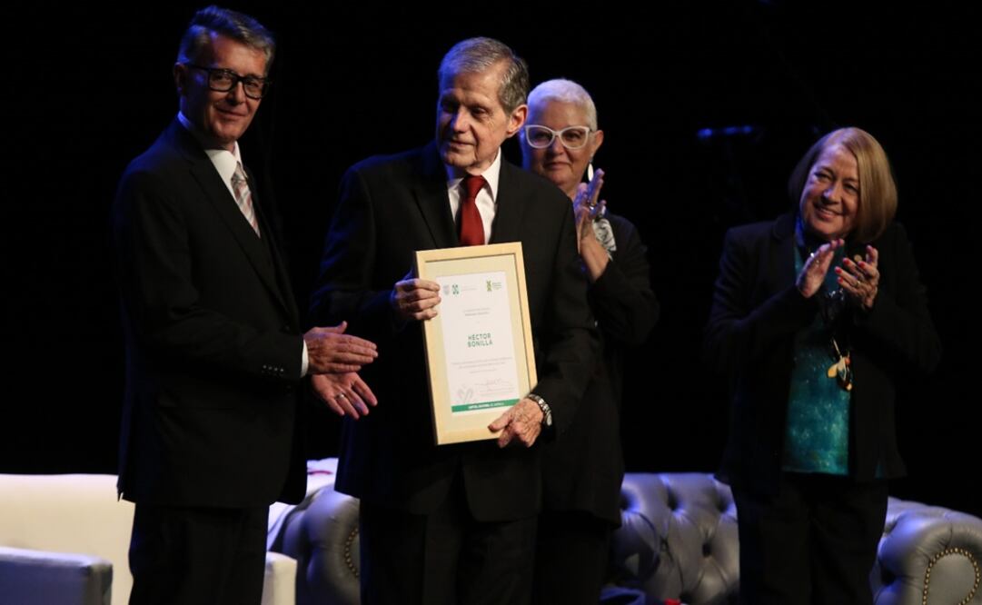 “Quiero agradecer a todos los presentes esta alimentación a mi ego", expresó el actor. Foto: Carlos Mejía