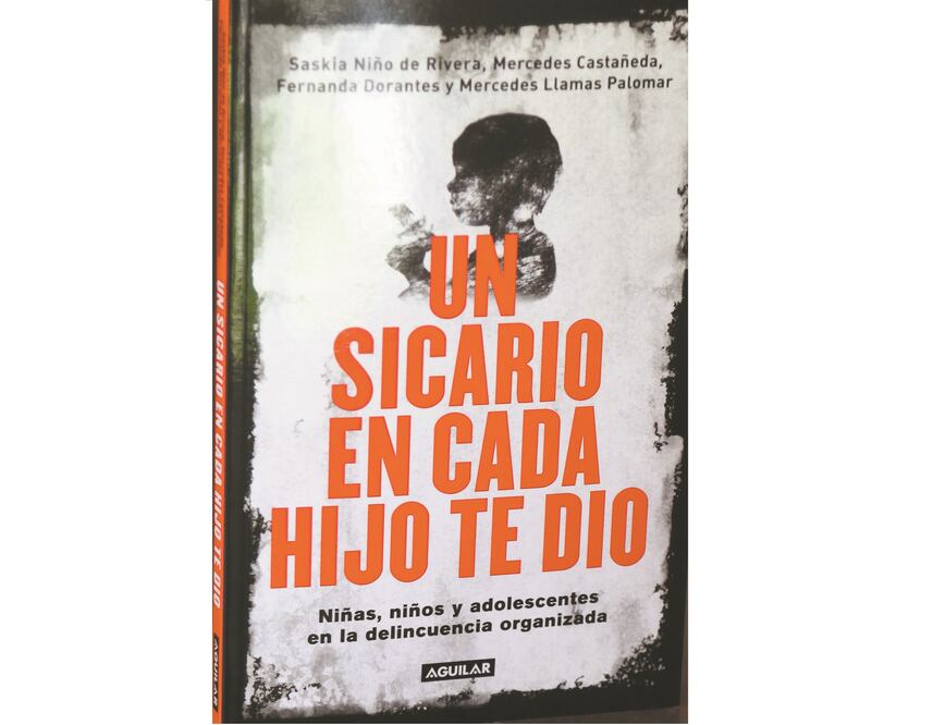 En el libro se presentan historias de niños encarcelados por delinquir. Foto: CARLOS MEJÍA. EL UNIVERSAL