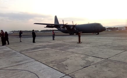 VIDEO: Avión con cuerpos de 17 migrantes fallecidos en incendio del INM llega a Guatemala