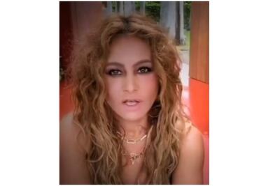 ¿Qué le pasó a Paulina Rubio? olvida la letra de sus canciones frente a fans