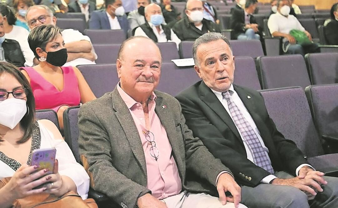 Los exgobernadores panistas Ernesto Ruffo Appel y Carlos Medina Plascencia, en el foro. Foto: Especial.