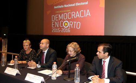 INE premia a jóvenes por videos sobre democracia