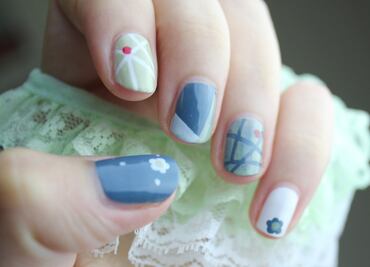 Apúntate a la tendencia de la manicura con flores