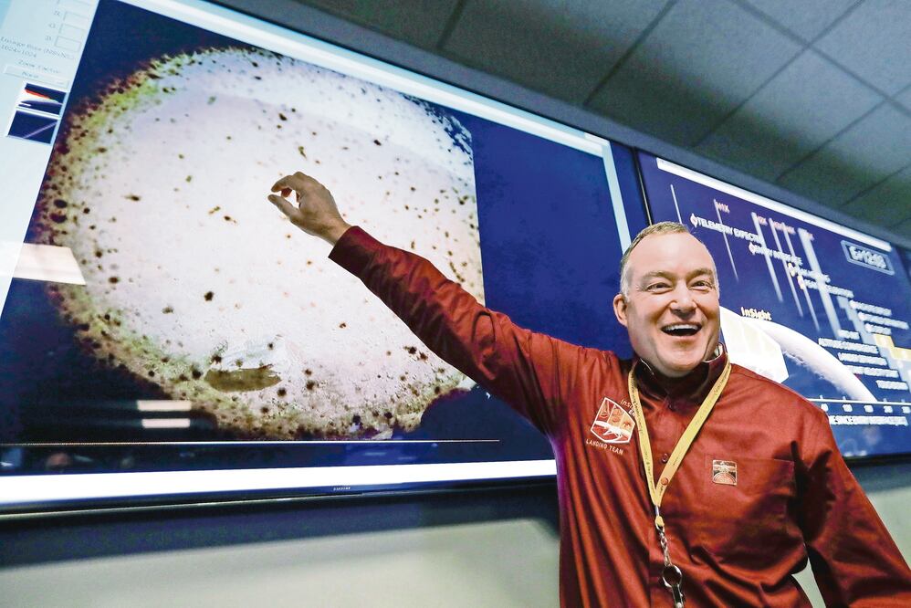 La imagen que envió InSight es de la superficie del planeta rojo. (REUTERS)