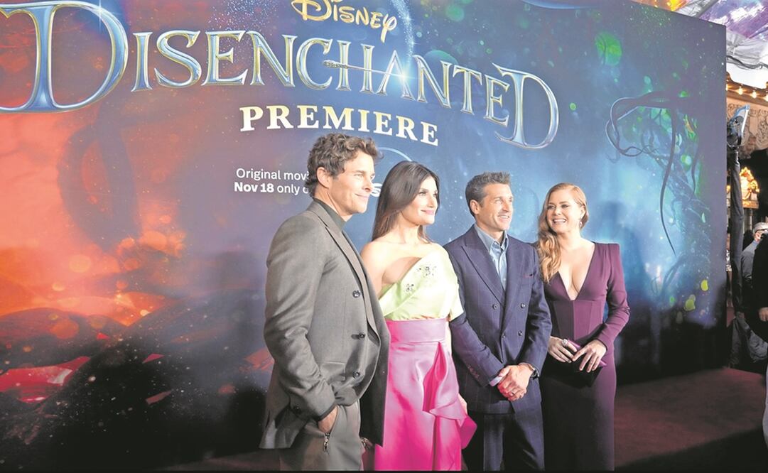 La familia se muda de Nueva York a un pequeño suburbio, para intentar rescatar su magia. Fotos: Mario Szekely y Disney