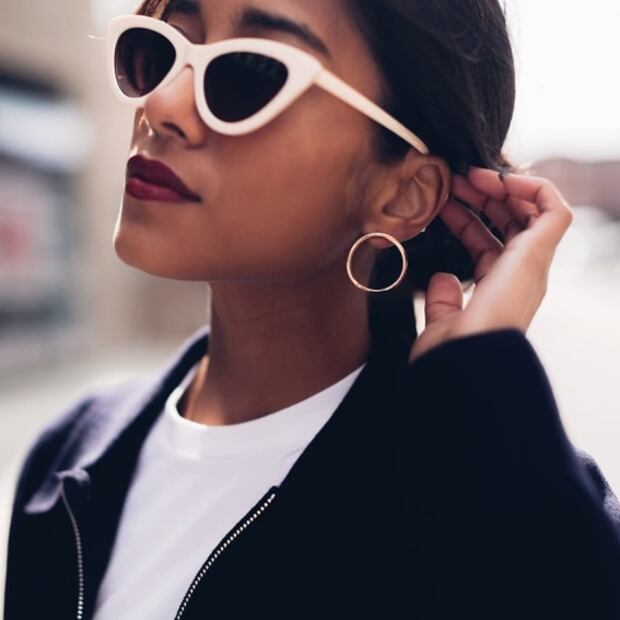 Tips de expertos para elegir los accesorios según la forma de tu rostro