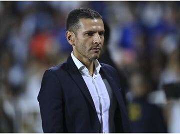 Jaime Lozano, técnico de México, acude al juego entre Pumas y Chivas