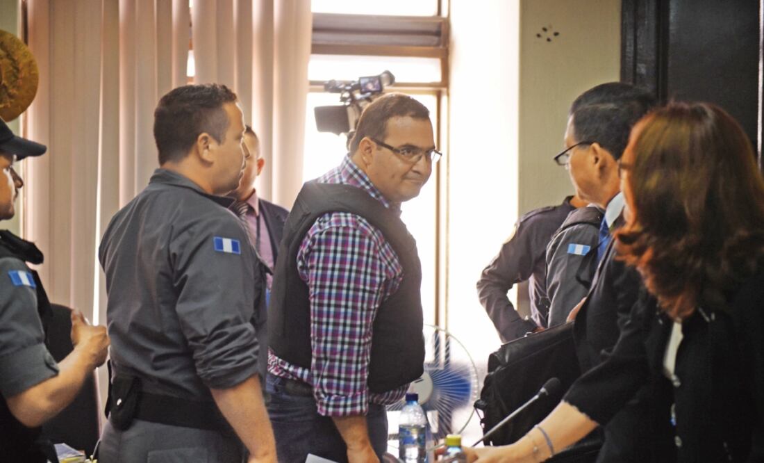 El ex gobernador de Veracruz está recluido en la cárcel del cuartel militar, que alberga a presos de “alto perfil”, como políticos procesados por corrupción. (EDWIN BERCIAN. EFE)