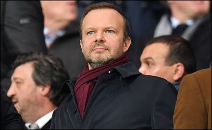 Vicepresidente del Manchester United dejará su cargo al final de temporada