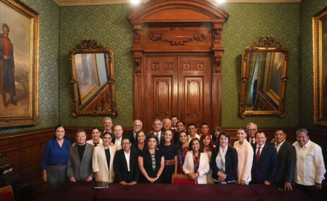 En Palacio Nacional se reúnen gobernadores de los estados adscritos a IMSS-Bienestar con Claudia Sheinbaum. Foto: X @Claudiashein