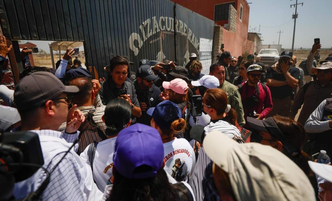 Madres buscadoras de diferentes estados del país recorrieron el rancho Izaguirre luego de que ayer se anunciará que sería abierto a los medios de comunicación y a colectivos de búsqueda de desaparecidos (20/03/2025). Foto: Diego Simón Sánchez / EL UNIVERSAL