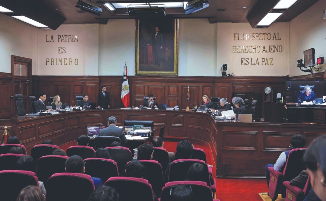 El ministro presidente de la SCJN, Hugo Aguilar, abrió los trabajos con el tradicional malletazo y un breve mensaje en mixteco en el que envió saludos a los presentes. FOTOS: DIEGO SIMÓN SÁNCHEZ. EL UNIVERSAL