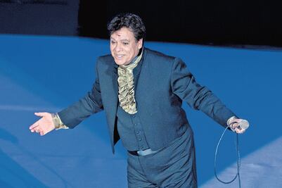 Autores reconocen a Juan Gabriel