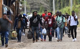 Supremo de EU avala revocar amparo migratorio para haitianos y sirios; medida afecta a unas 360 mil personas