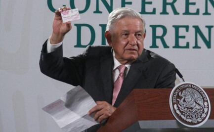 “A ver si les da vergüenza”; AMLO exhibe tarjeta que entrega municipio de Guadalajara