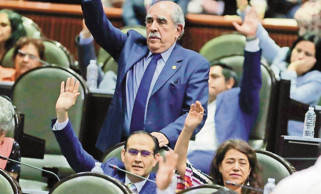 Los diputados avalaron —con 294 votos a favor, 142 en contra y 11 ab ste n c io n es— la reforma a la Ley del Sistema de Ahorro para el Retiro. DIEGO SIMÓN. EL UNIVERSAL