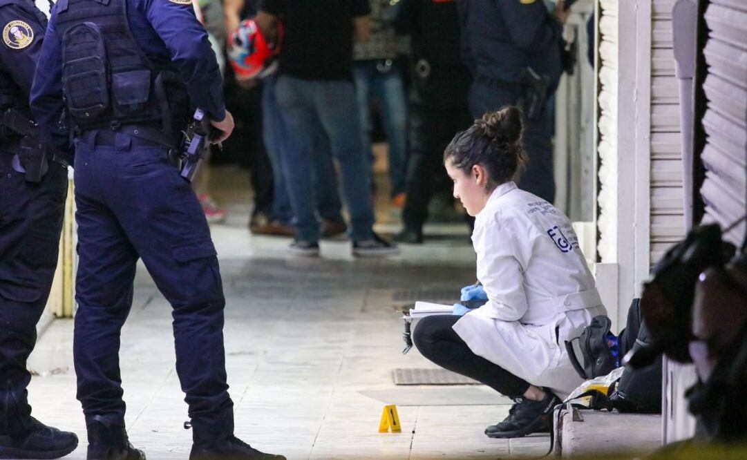 Asesinan a joven dentro de mercado en Tepito (30/01/2025). Foto:Axel Sánchez / EL UNIVERSAL