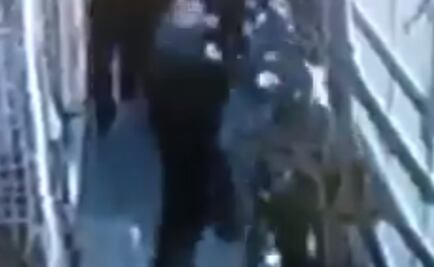 Piden peritaje por video donde policía golpea a mujeres en la Morelos