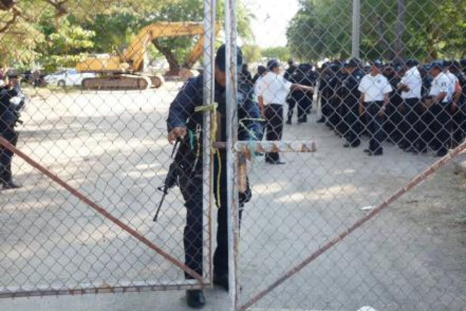 Bloquea CNTE entrega de aulas móviles a primaria