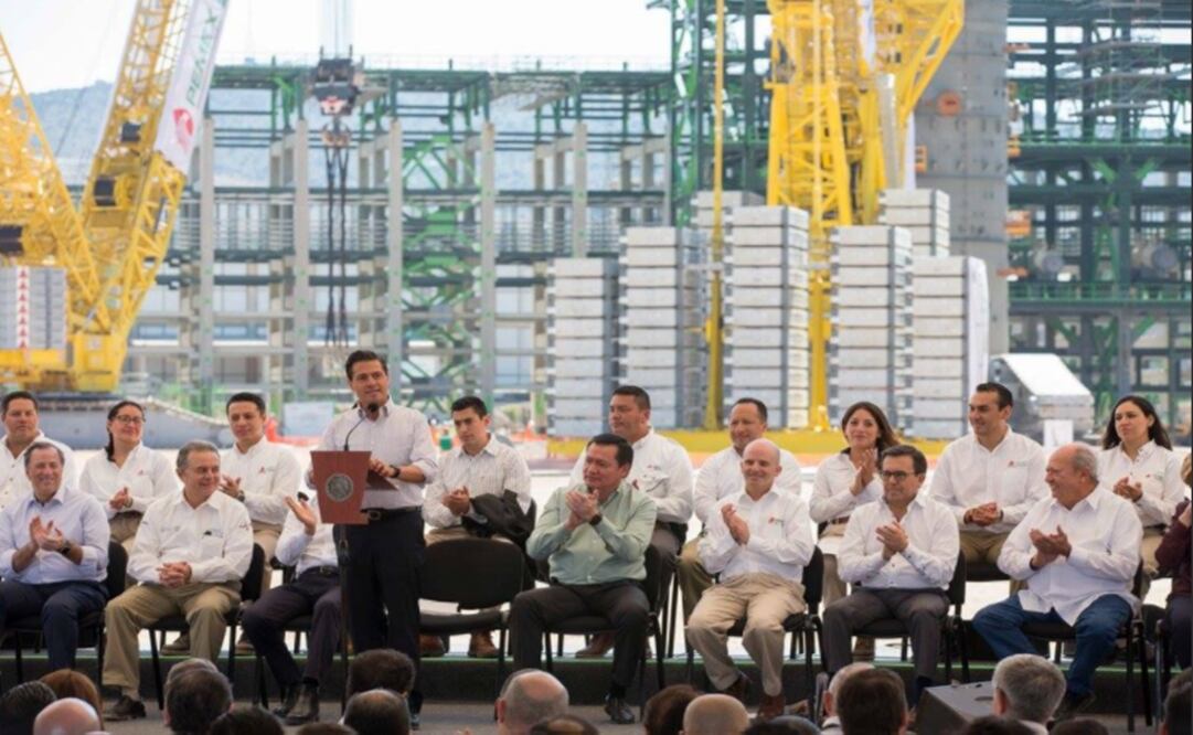 President Enrique Peña Nieto announced Mexico's biggest onshore oil discovery in 15 years with a find in the eastern state of Veracruz - Photo: Taken from Presidencia México Twitter account