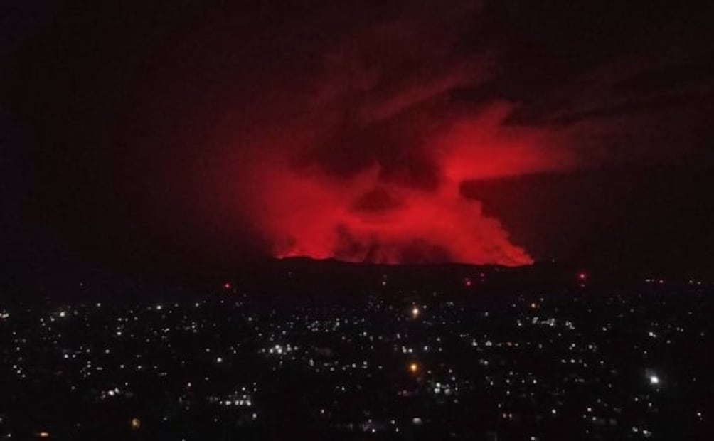 Las fotos de la gran erupción del volcán en el Congo; la lava llega a la ciudad
