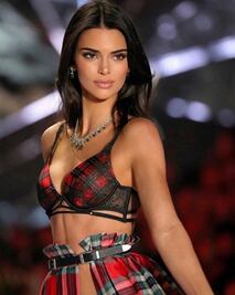 Kendall Jenner devela el tinte ideal para morenas este 2020