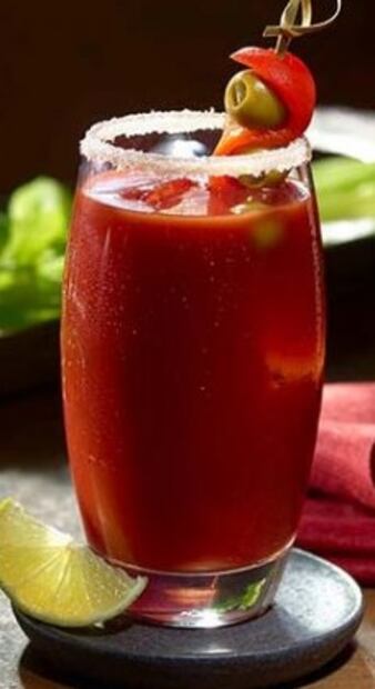 10 cocteles para brindar este 10 de mayo