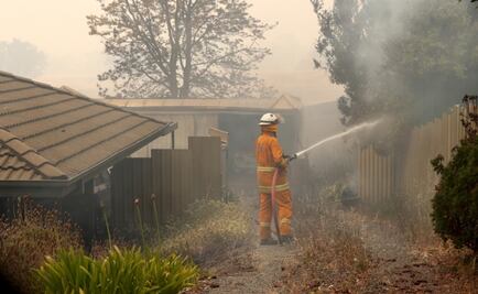 Incendios en Australia arrasan con miles de hectáreas y varias propiedades; hay más de 2 mil evacuados