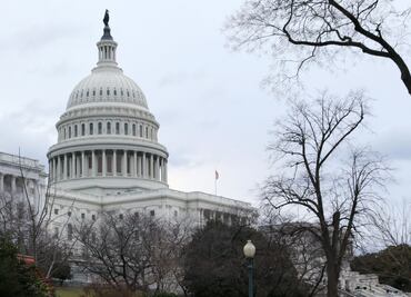 Inicia debate en Senado de EU tras 16 horas de lectura sobre plan fiscal de Trump; podría aprobarse este lunes