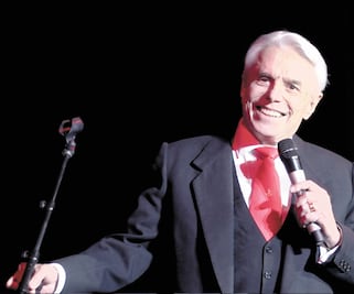 Enrique Guzmán descarta dueto con Frida Sofía: "ella no canta"