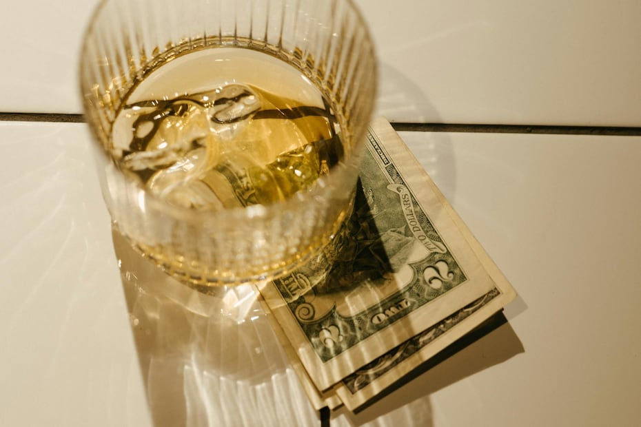 En Estados Unidos, la propina es parte esencial del ingreso en restaurantes y bares.

Foto: Pexels
